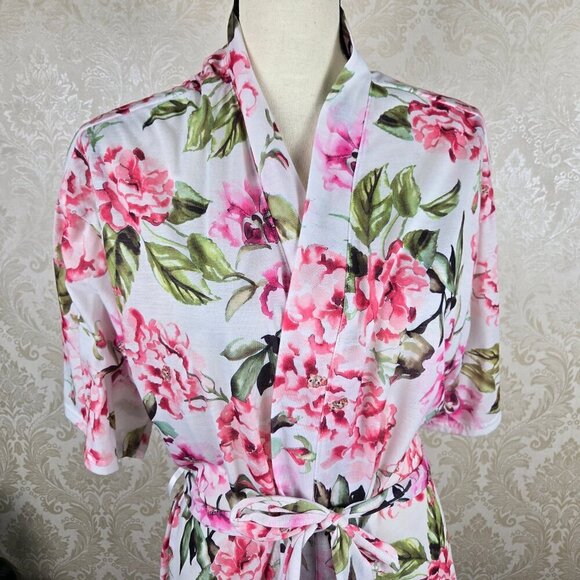 Show Me Your Mumu One Size Floral Robe with Matching Tie Belt Short Sleeve - Picture 2 of 11